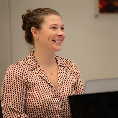 field support team member in meeting