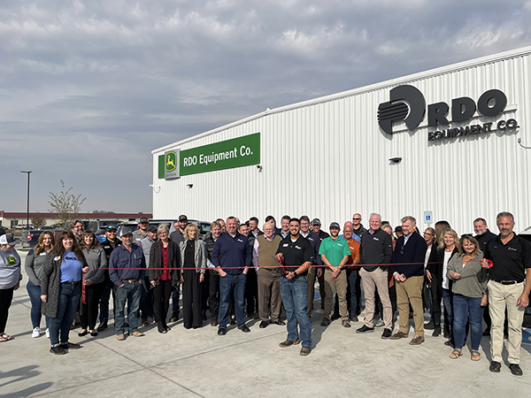 On Thursday, Oct. 20, the ribbon cutting ceremony marked the grand opening of the Moses Lake store.