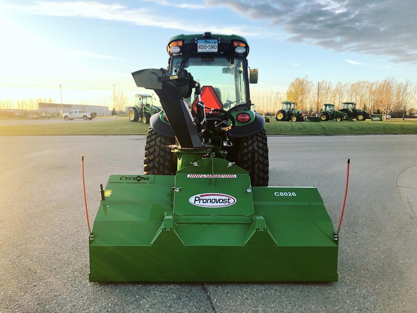 Pronovost Cyclone_C8026_John Deere 4R Tractor (3)