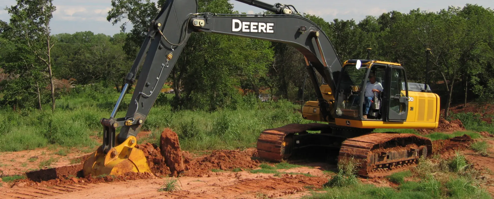 Top 8 Reasons to Rent Construction Equipment