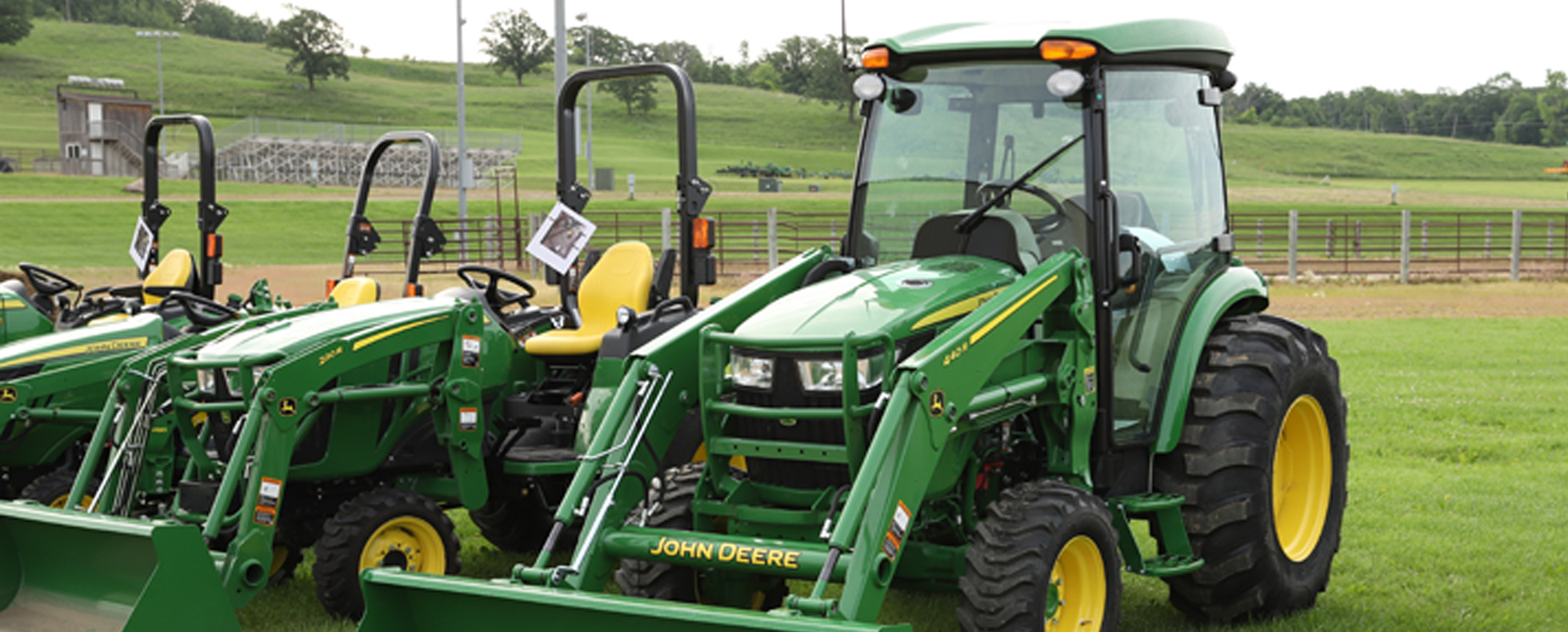 Enclosed Cab or Open Station – Which Tractor is Right for You?