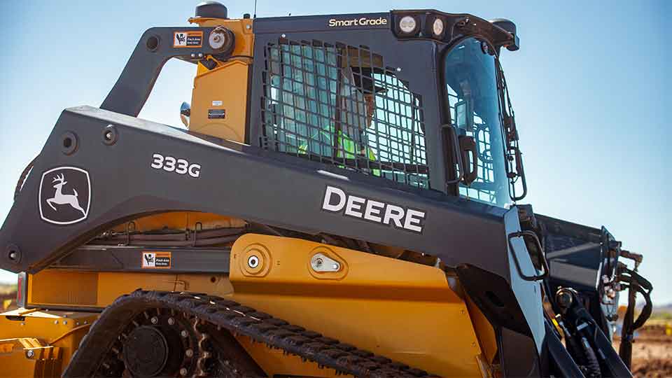 33g skid steer with operator